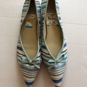 📚 2/$12 Arturo Chiang Flats